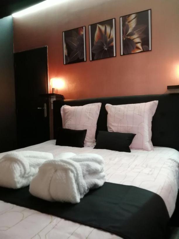 Appartement Avec Balneo Et Sauna Privatif - Le Rose Cuivre 트루아 외부 사진
