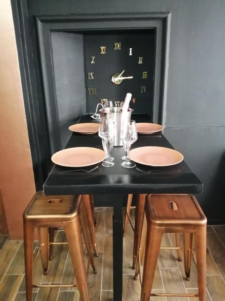 Appartement Avec Balneo Et Sauna Privatif - Le Rose Cuivre 트루아 외부 사진